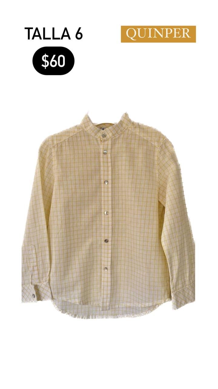 Set 3 piezas: Camisa de Lino Amarilla con Cuadros Pequeños Cuello Mao y Botones junto a Short Blanco y Short Amarillo BABINE Talla 6