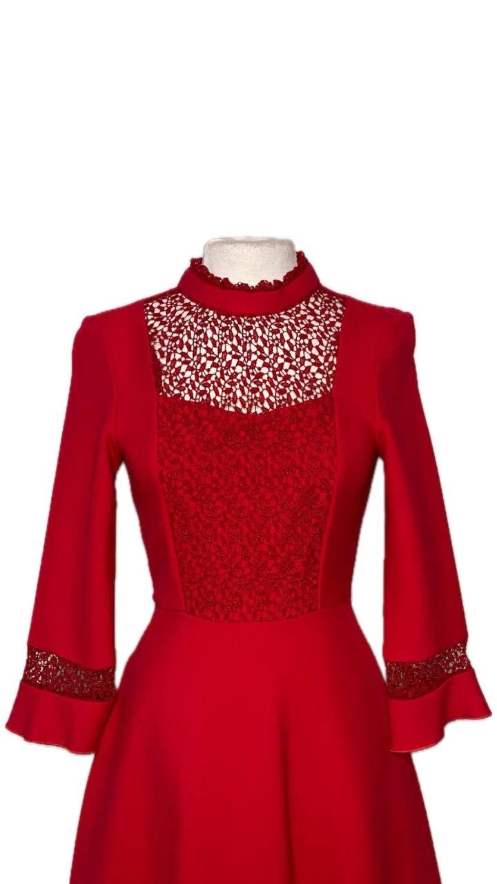 Vestido Rojo Con Encaje Frontal ZARA Talla XS